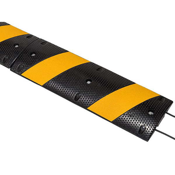 Highly Visible Black & Yellow Rubber Sleeping Policeman Ramp