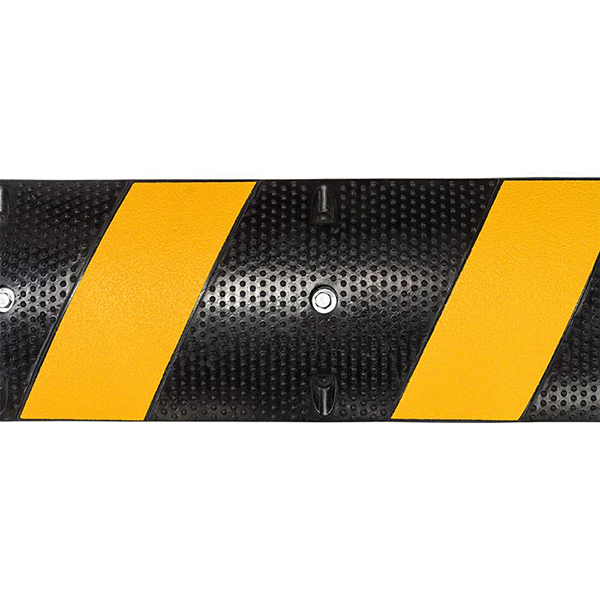 Highly Visible Black & Yellow Rubber Sleeping Policeman Ramp