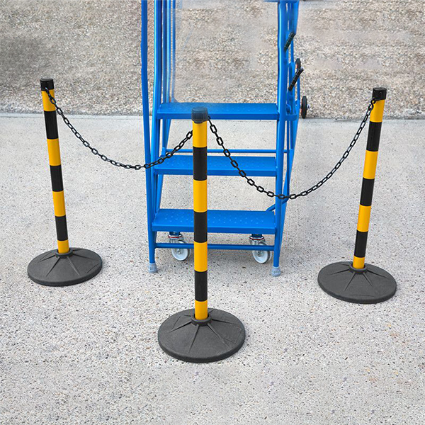 Black & Yellow Safety Barrier Plastic Posts With Link Chain 4 Posts