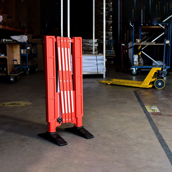 Durable And Long-Lasting Red/White Expandable Safety Barrier