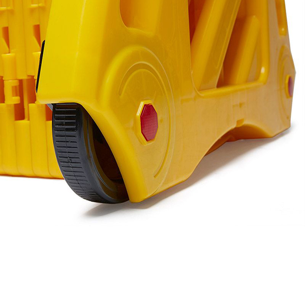 Heavy Duty Yellow Portable Safety Barrier Long Term Durable