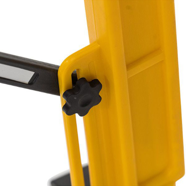 Heavy Duty Yellow Portable Safety Barrier Long Term Durable