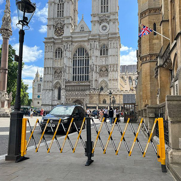 Highly Visible Black/Yellow Plastic Safety Barrier For Indoor & Outdoor Use