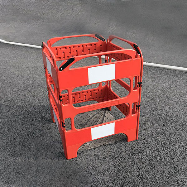 Flexible and Lightweight Red & White Modular Barrier with Quick Assembly