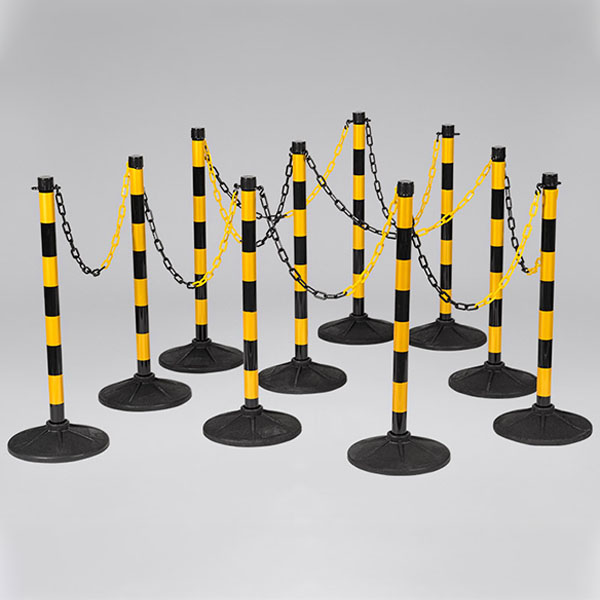 8 Piece Rubber-Based Plastic Chain Barrier Post Set for Effective Crowd Control